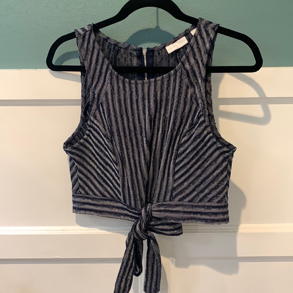 New York & Company Crop Top EUC